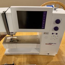 Bernina Sewing Machine 