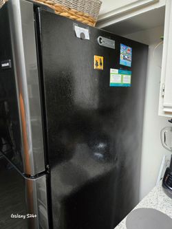 Refrigerator. Frigidaire.