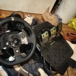 $75 As Is Hooked To Your TV And You Play Racing Games On It Everything's There