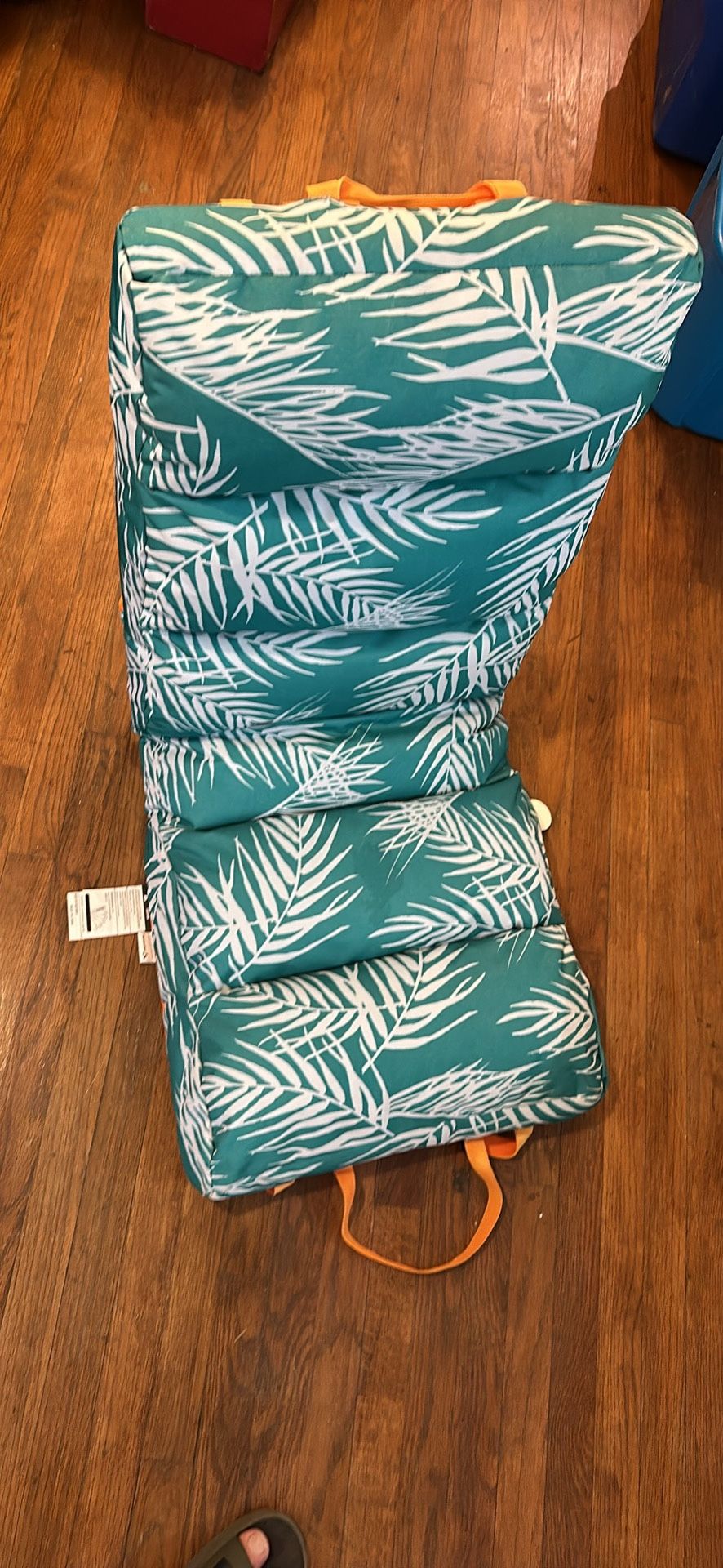 Big Sur Multi-Angled Reclining Beach / Pool / Camping Seat with Backpack Straps