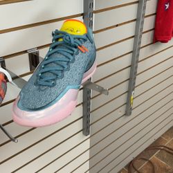 LeBron James Basket Ball Shoes 