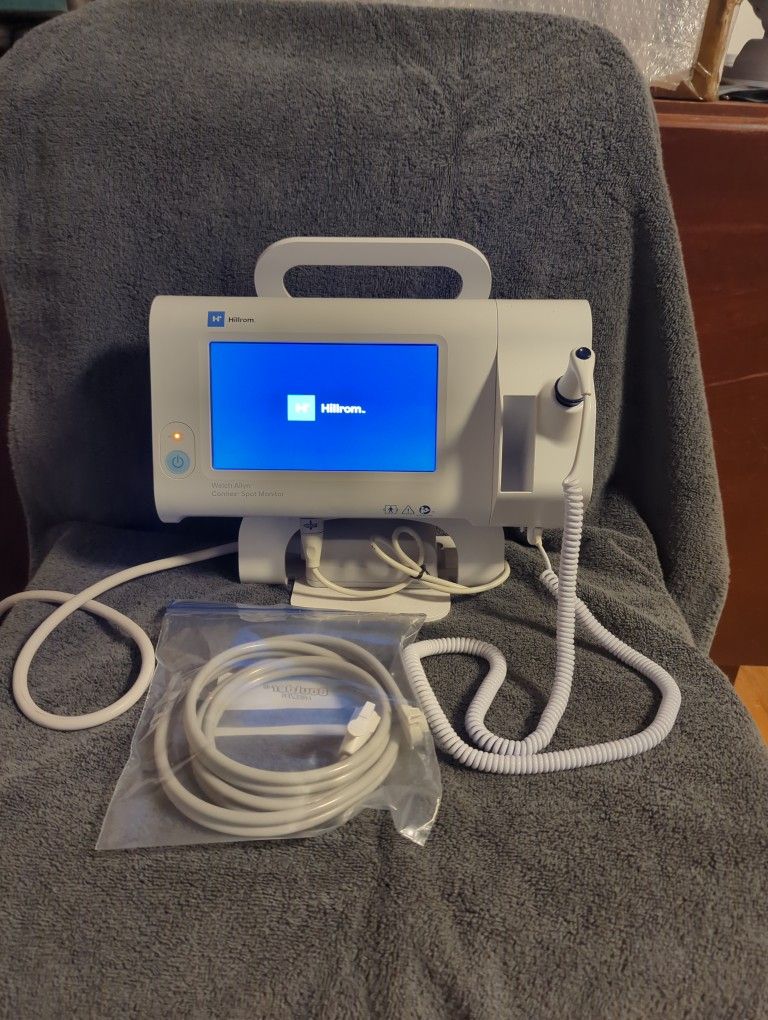 Welch Allyn/ Hillrom 71XT Connex Spot Monitor - NIBP, Temp