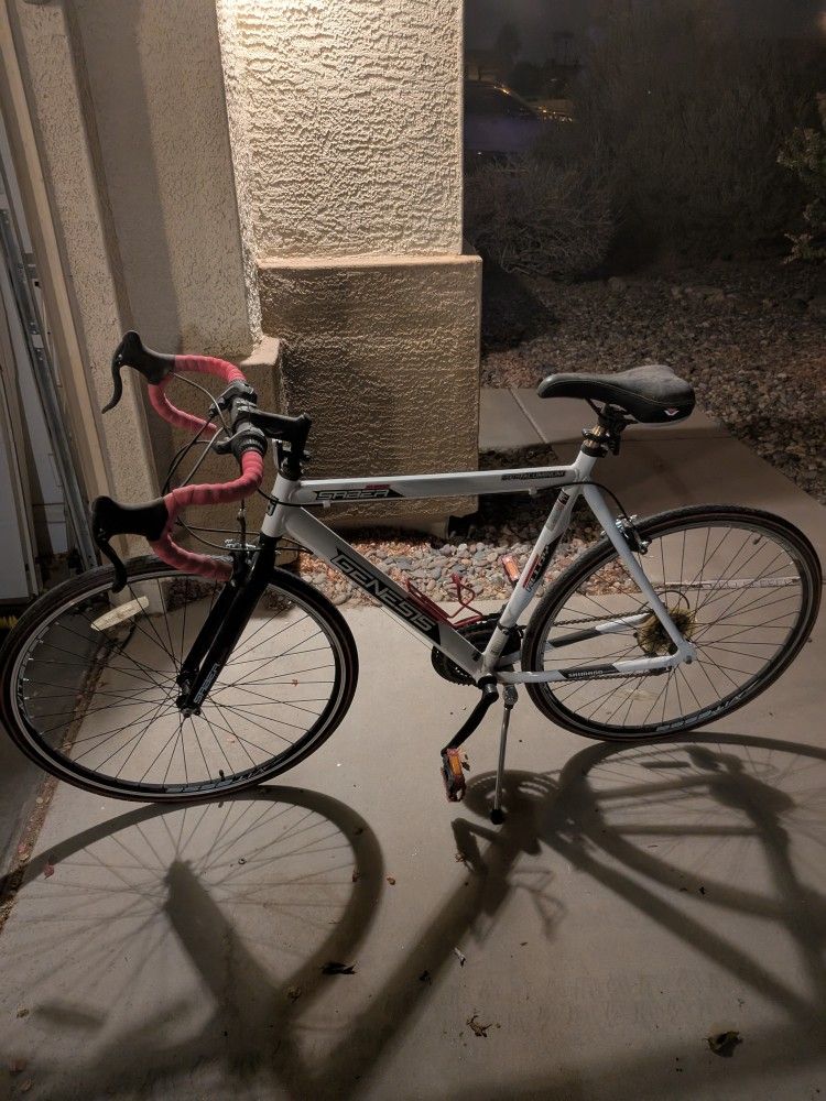 Genesis 700c Saber Road Bike