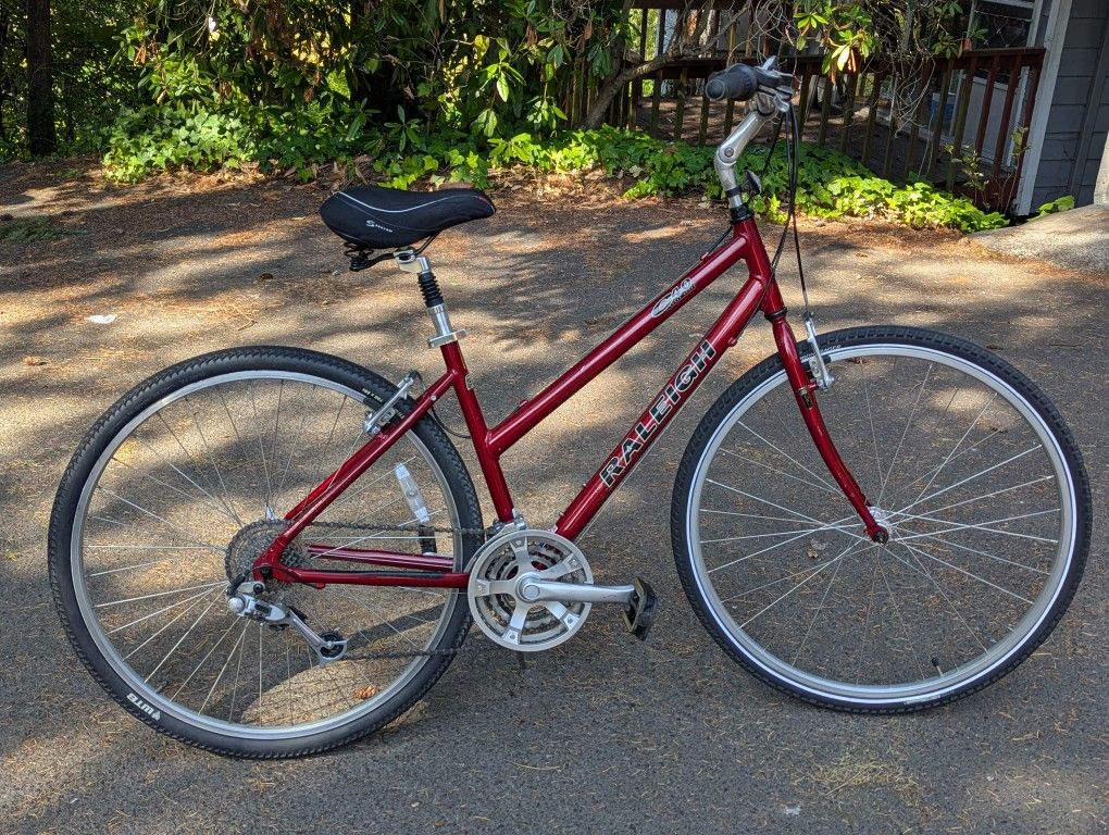 Raleigh C40 Cross Sport Step Through Medium Size Hybrid Bicycle 24 Speed