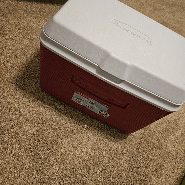 Rubbermaid Cooler 48 QT