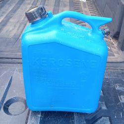 Kerosene Plastic Can. 2.5 Gallons