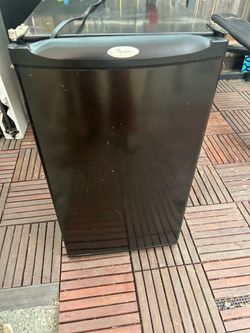 Whirlpool mini fridge