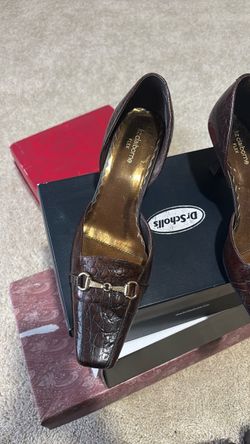 Liz Claiborne Flex Maroon Heels with Gold Buckle