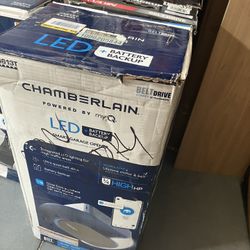 Chamberlain Secure View 3/4 HP LED Quiet Belt Drive Smart Garage Door Opener with Integrated Security Camera and Battery Backup B4613T