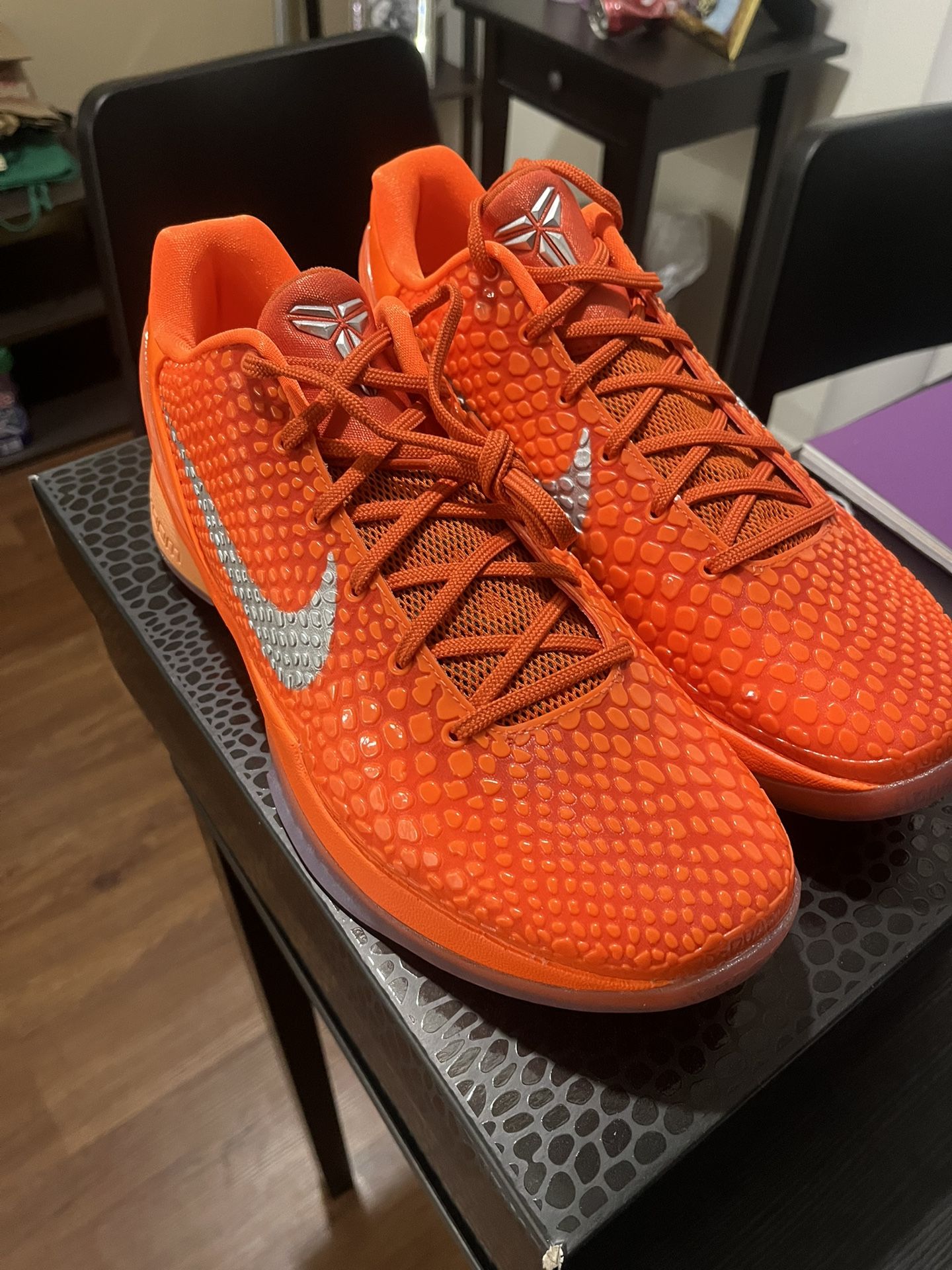 Kobe 6 Total Orange, Size 11