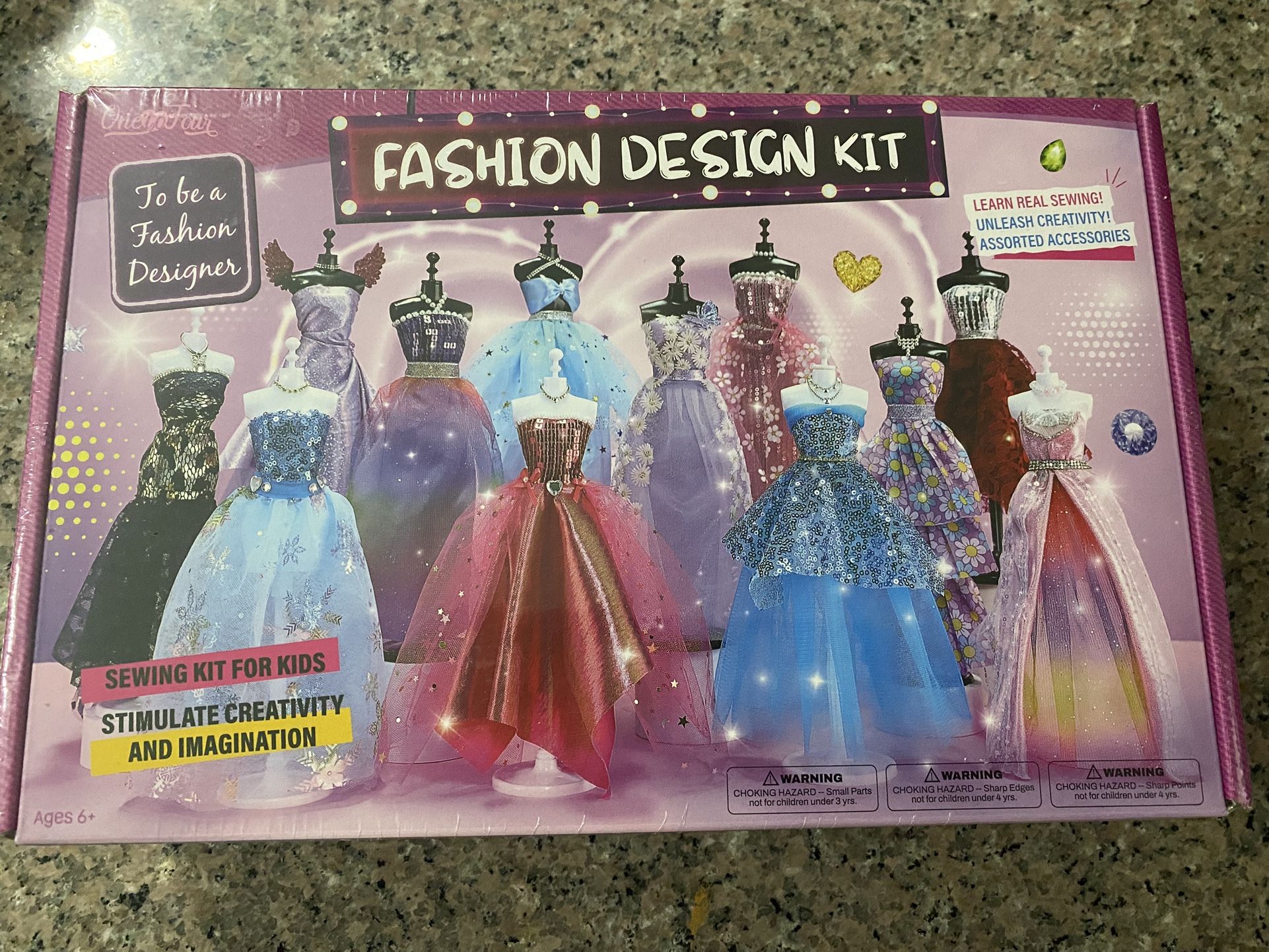 Girls’ Fashion Design Kit, NEW