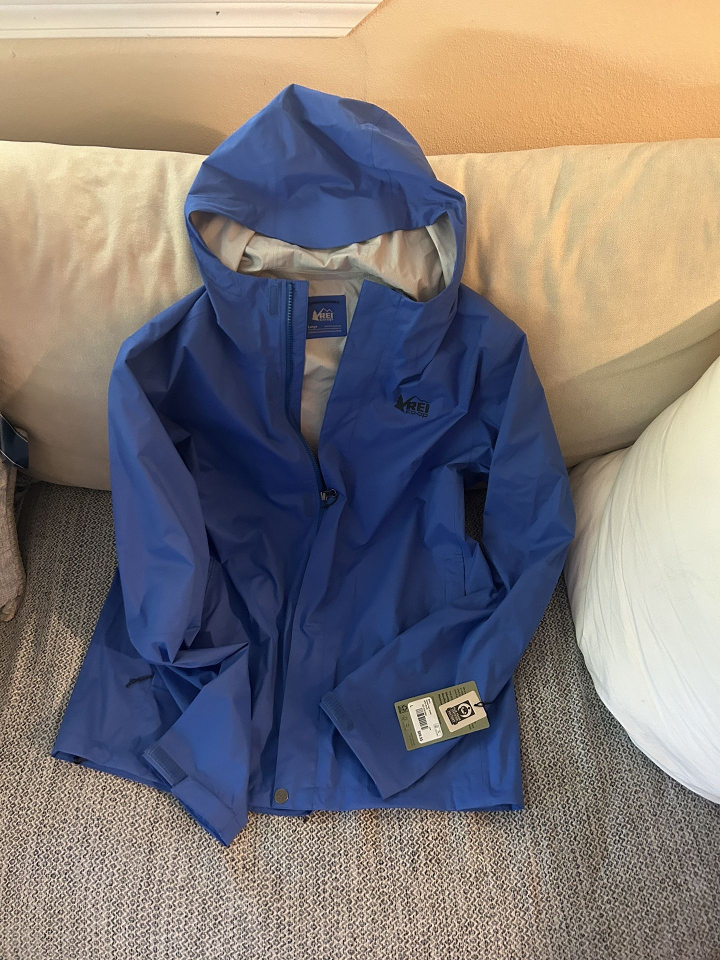 BRAND NEW REI COAT W/ Tags(GREAT DEAL)