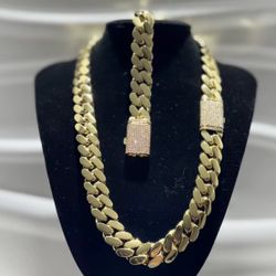 ✅Miami Cuban Link Chain 20mm 22” Long and bracelet 8”✅
