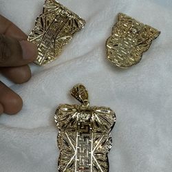 Earrings And Pendant 