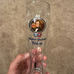 Hacker Pschorr Weiss Glasses Set (8)