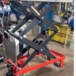 Vestil Hydraulic Lifting Table 1500 lb capacity. Pick up in Worth Illinois
