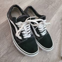 Vans big kids old skool Skater Sneakers Size 6.5