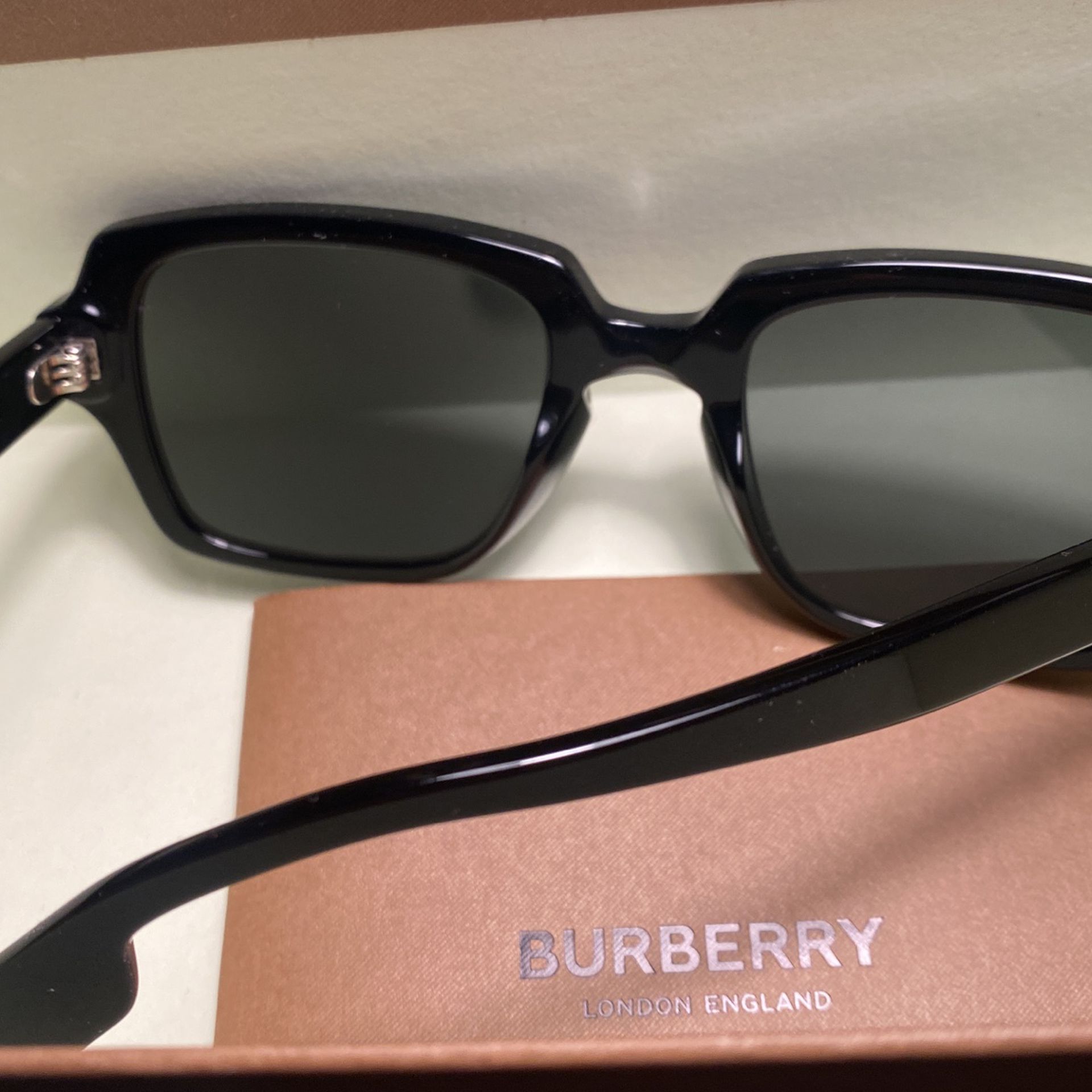 Mens Louis Vuitton Sunglasses for Sale in Bakersfield, CA - OfferUp