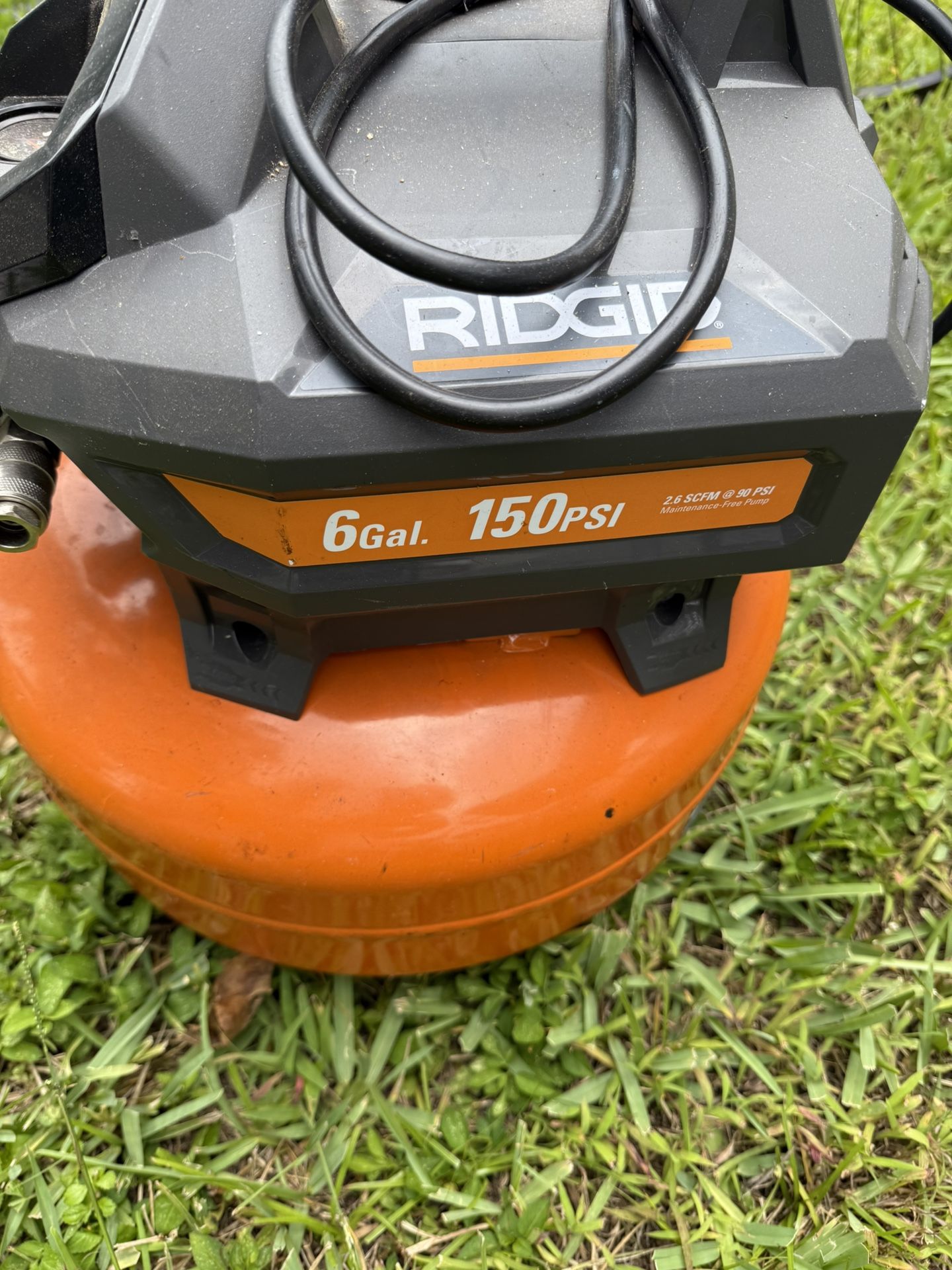 RIDGID 6 Gallon 150 PSI Portable Electric Pancake Air Compressor.