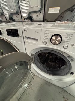 LG WASHER AND DRYER SET