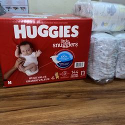 Huge Newborn Diaper Bundle – Huggies & Pampers – Unused