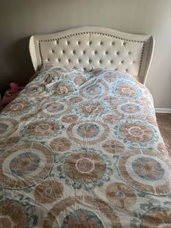 Bed queen, frame and mattress