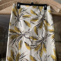 Pre-owned Tory Burch Floral Knee Length Skirt, Size 6