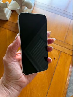 iPhone 16e