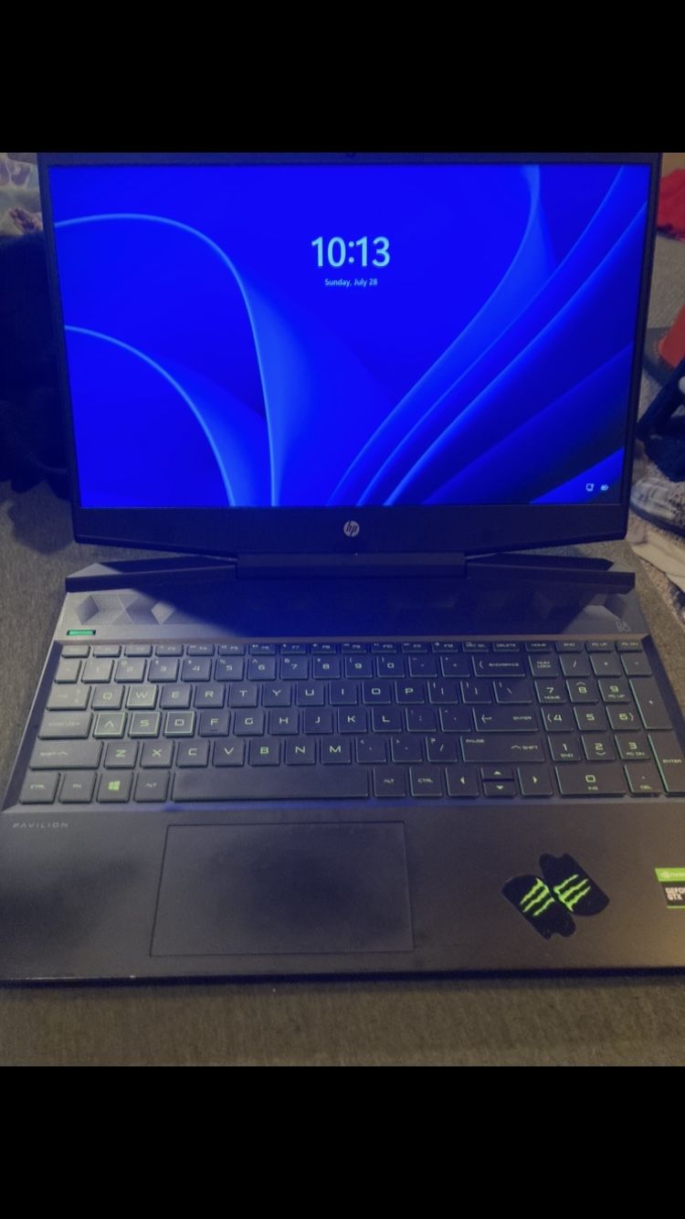 HP Pavilion Gaming 15.6" Laptop Computer Intel Core i5 + Charger.