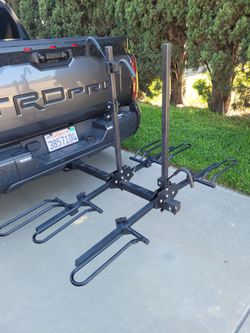 Nice 3 BIKE RACK for a 2" receiver hitch, holds 3 bikes