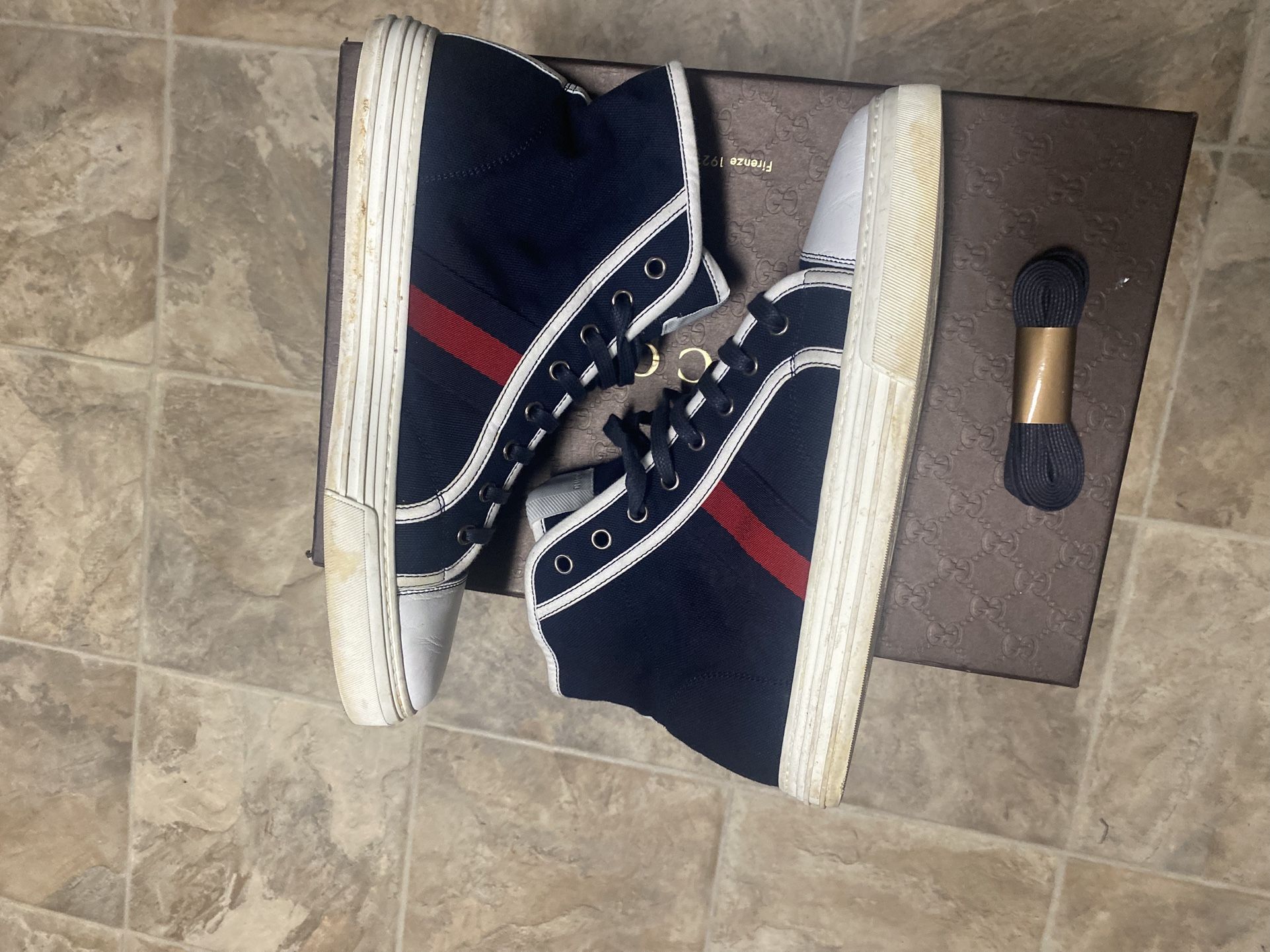 Gucci men’s navy blue high top sneaker Sz 8