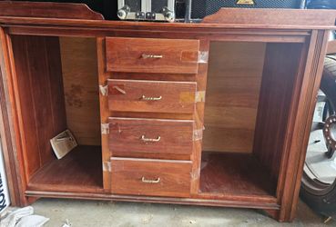 Free -  Dresser /baby changing table