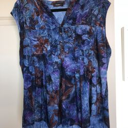 Women’s Top Size Large  