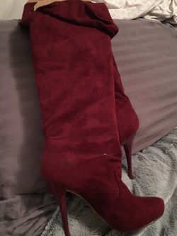 Burgundy size 7