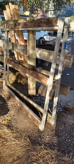 Very nice double metal gate frame just need to add wood fence boards