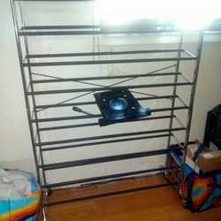 Rolling shoe rack