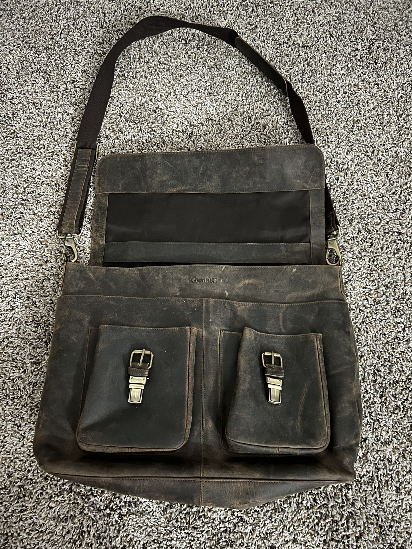 18in Leather Messenger Bag