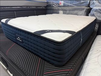 Dreamcloud Mattress on sals   Premier rest 16" cal - king Mattress- Luxury Hybrid Mattress   New Mattress   We offer delivery