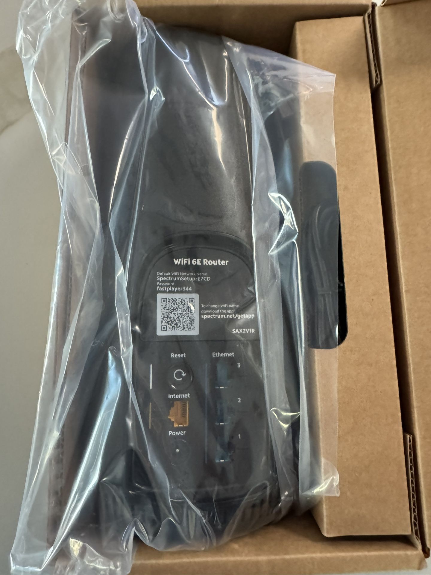 WiFi 6e Router.