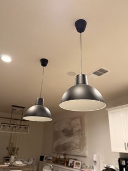 2 Pendants Lights 