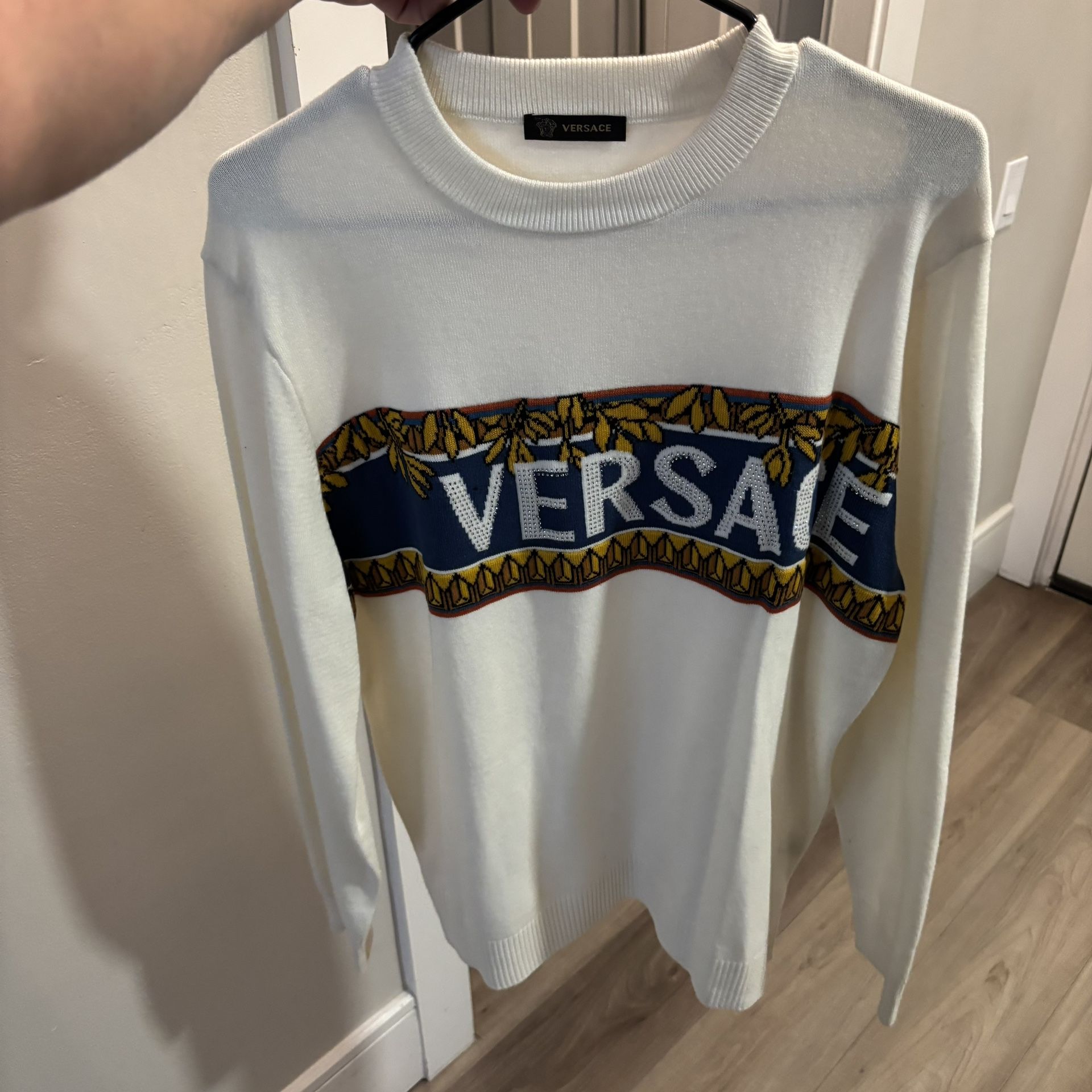 Men’s Sweater Size M/L