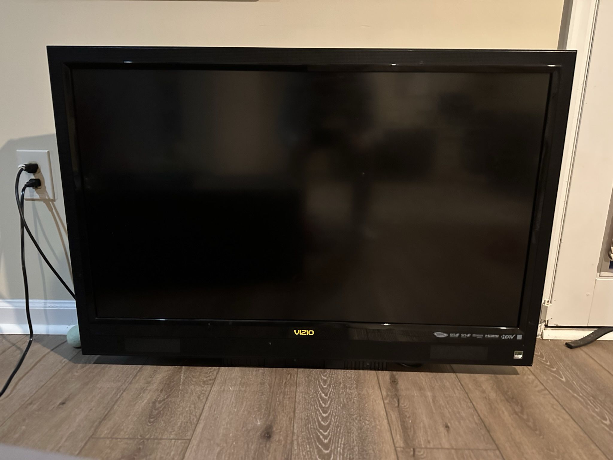 VIZIO 42 Inch 1080p LCD TV