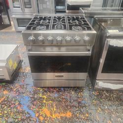BEAUTIFUL 30" VIKING GAS RANGE 