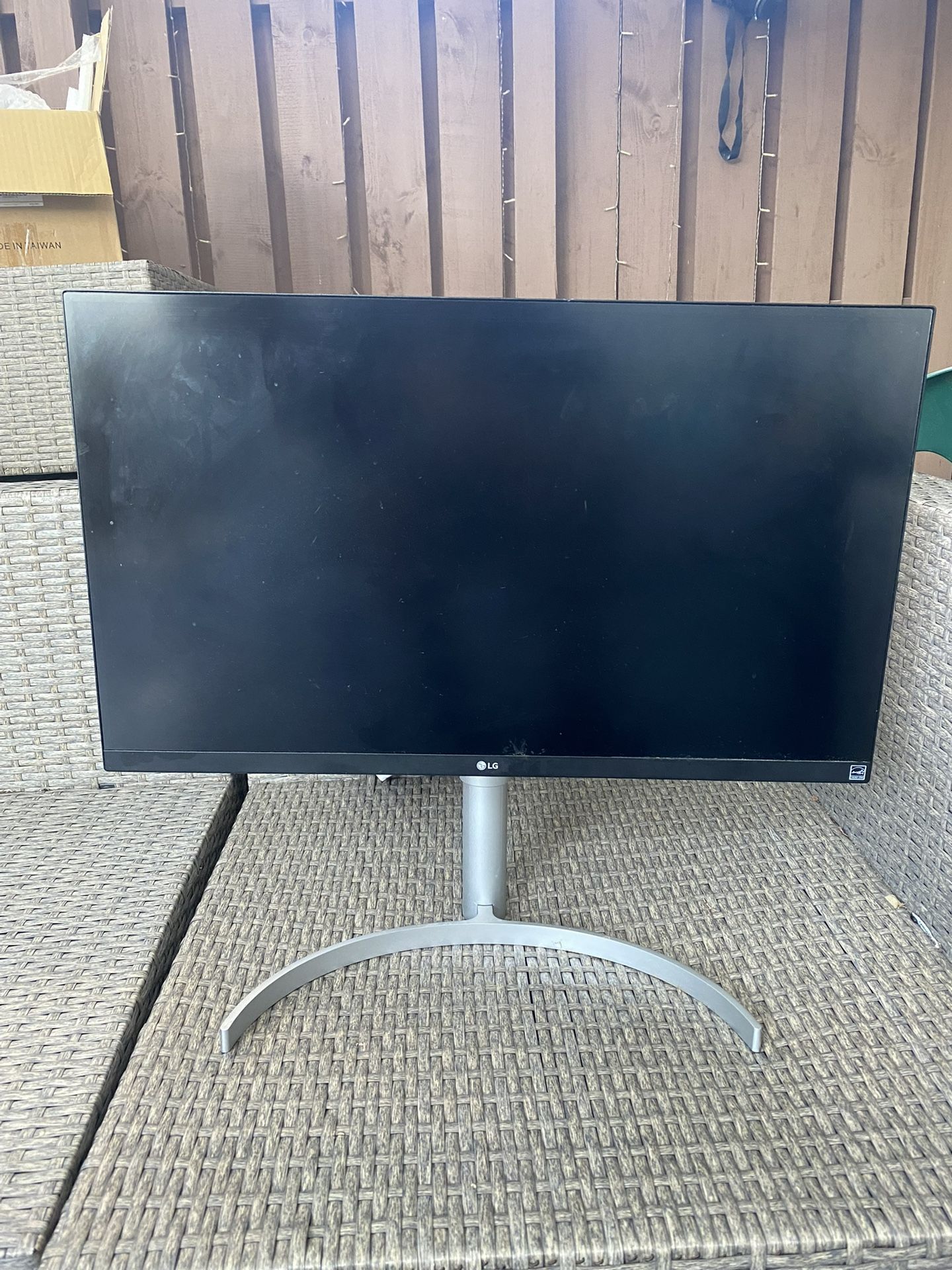 LG 27” Freesync Display Monitor (140HZ)