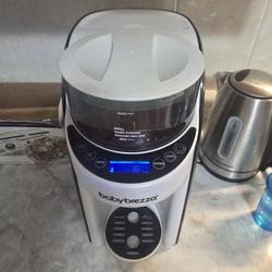 Baby Breeza Formula Dispenser