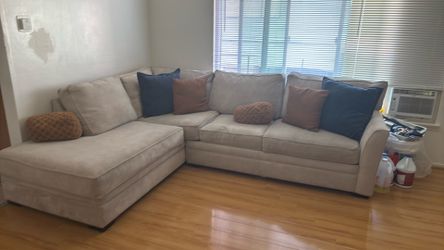 Pullout bed sectional chair/sofa