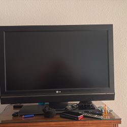 37 Inch LG TV