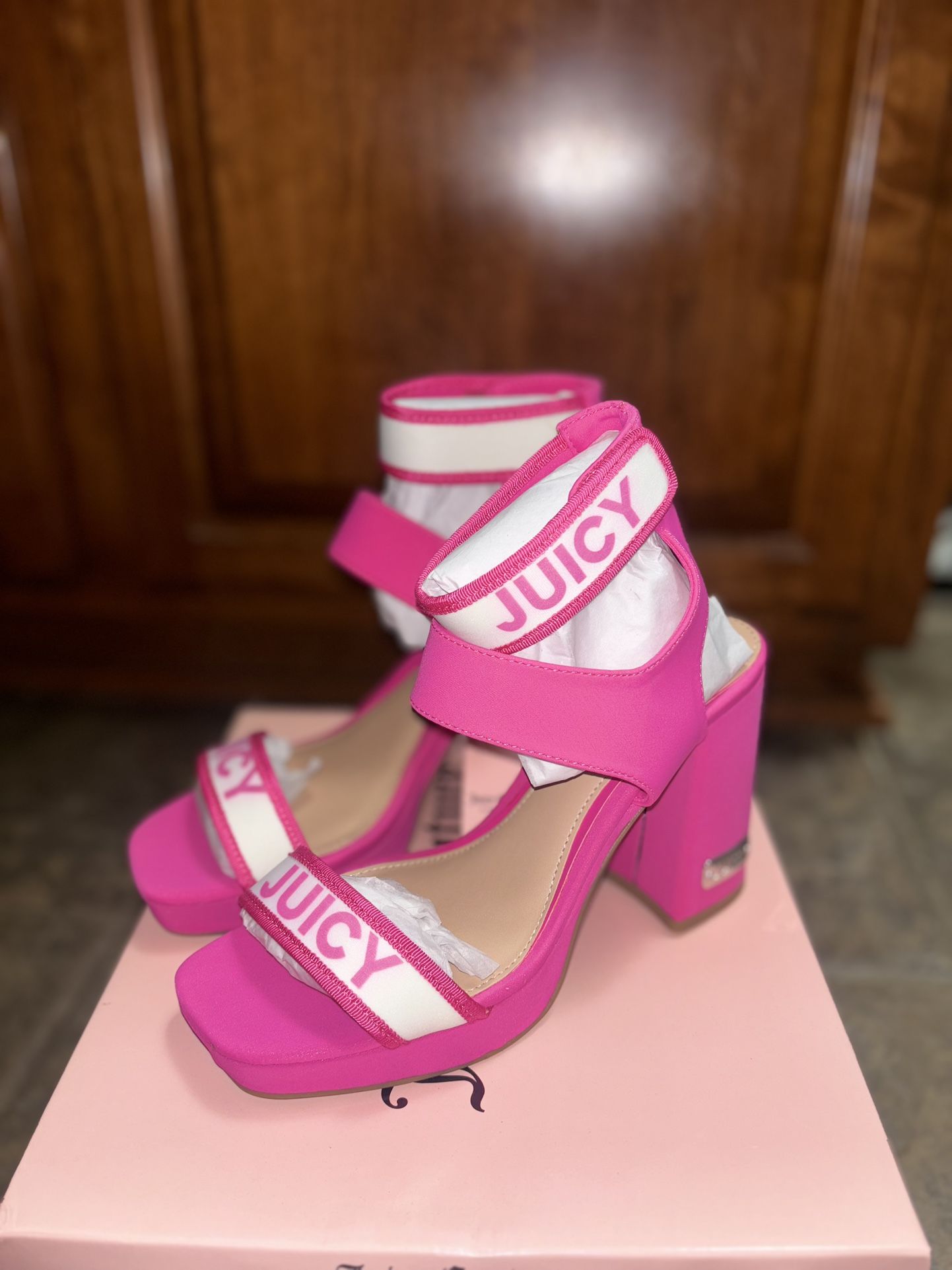 JUICY COUTURE PINK BLOCK HEELS