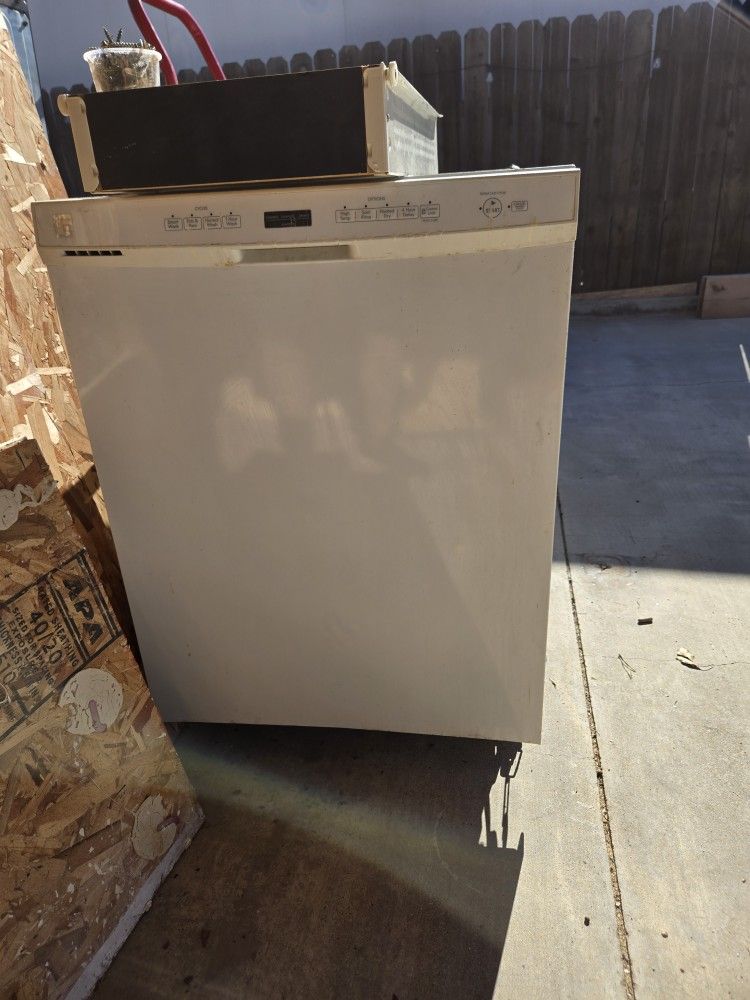 Kenmore Dish Washer (For Parts Only)free