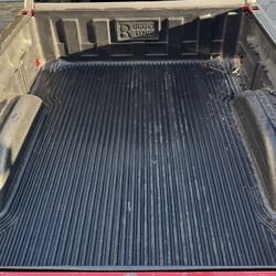 99-06 Silverado 6’5 Rugged Liner And Storage Box